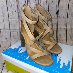 Soda tan / light brown block heels